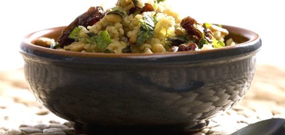 Кускус с кедровыми орехами и миндалем