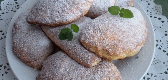 Творожные сочни с вареньем из груш