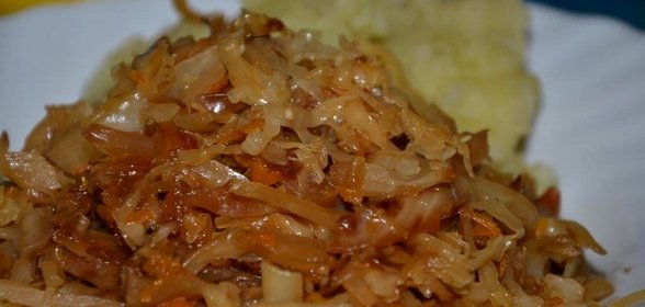 Тушеная квашеная капуста