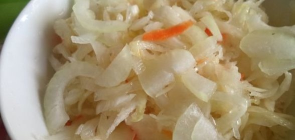 Капуста в быстром маринаде с чесноком