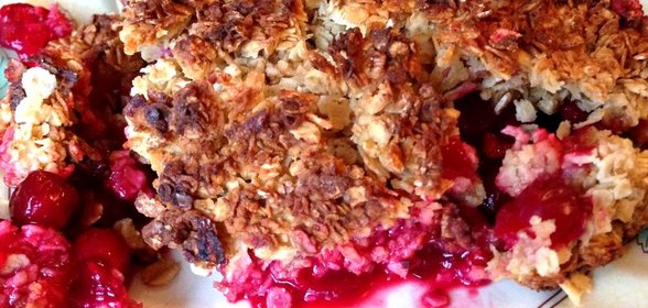 Клюквенный крамбл с мюсли