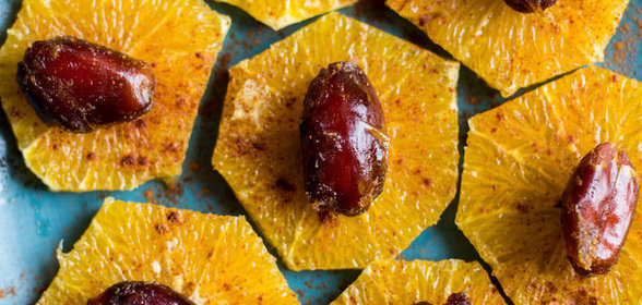 Марокканский салат с апельсинами и финиками