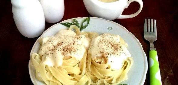 Фетучини под соусом Морней