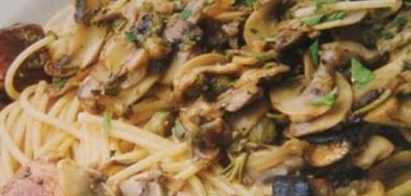 Феттачини (спагетти) с соусом из диких грибов