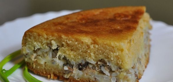Пирог из сайры с рисом