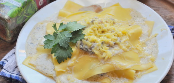 Открытая лазанья со сливочным соусом