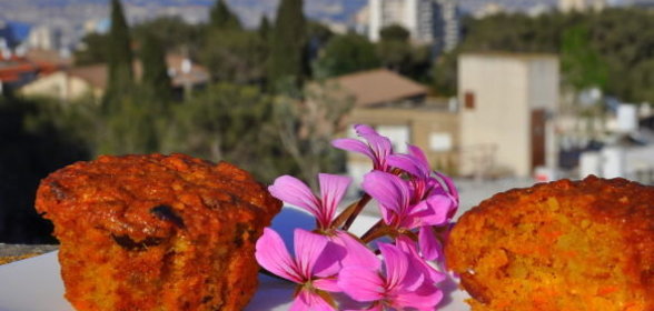 Судак с картофелем, маслом и яйцами