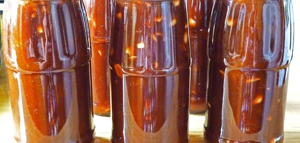 Шоколадное варенье из абрикосов с ядрышками и маслом