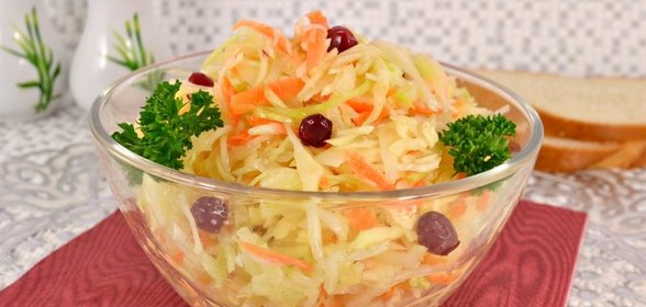 Салат из капусты и моркови с уксусом