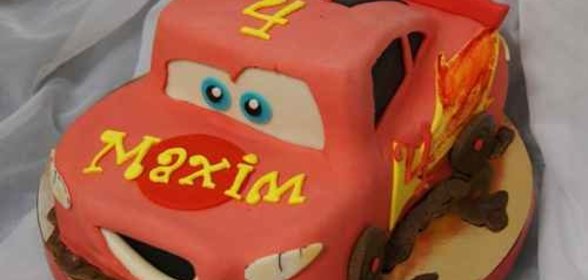 Торт Тачки Маквин (вариант с вырезными окнами)