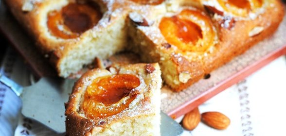 Пирог с замороженными абрикосами