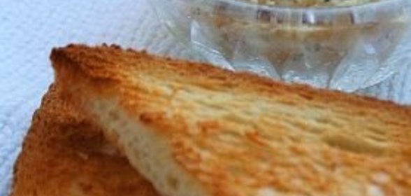 Волованы с консервированным лососем