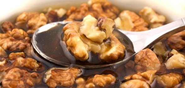 Засахаренные грецкие орехи с медом