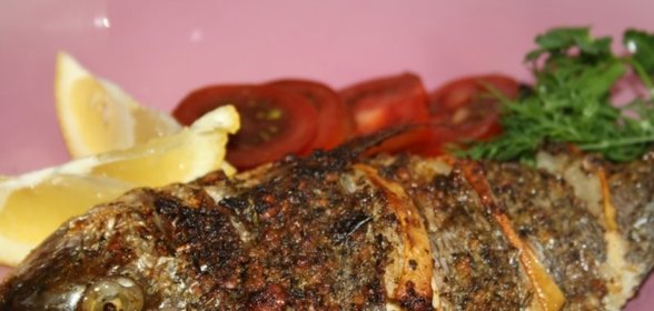 Дорадо под соусом Песто