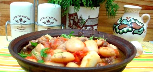 Свинина с фасолью и овощами