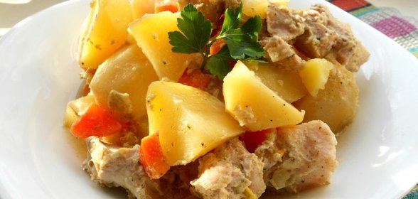 Картофель со свининой запеченный в рукаве