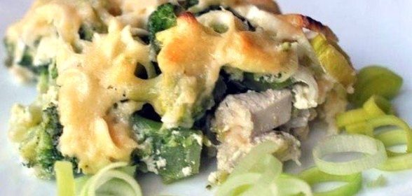 Филе индейки с брокколи в сливочном соусе