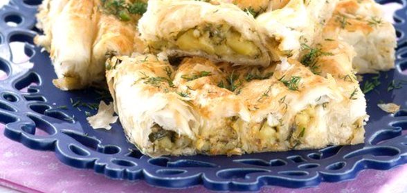 Греческий пирог с цукини, фетой и зеленью (Kolokithopita)