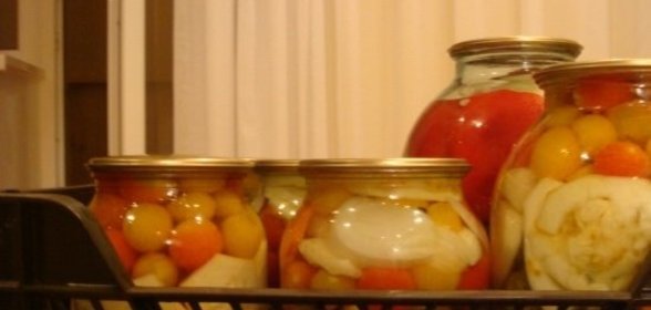 Патиссоны, консервированные с помидорами