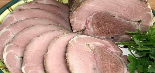 Рулет из свинины с языком деликатесный