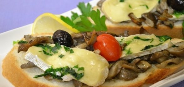 Грибы с сыром на сковороде