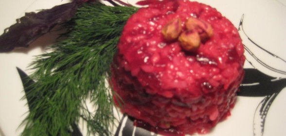 Свекольное РИЗОТТО с фисташками и хреном