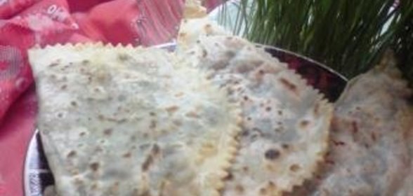 Бичак (алафи)- таджикский двойник кутабов с зеленью