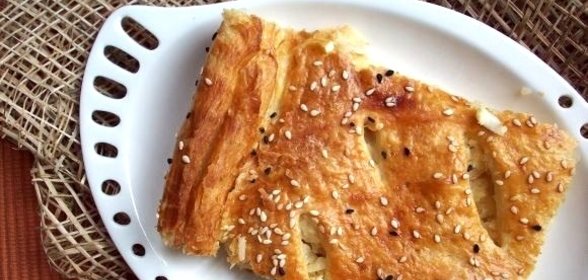 Пироги из слоеного теста с капустой