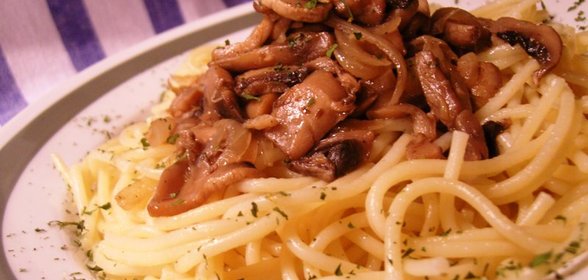 Лапша с грибами (Tagliatelle con funghi)