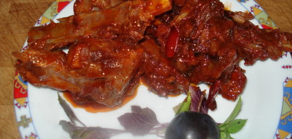 Бараньи рёбрышки в кисло-сладком соусе (хе! с вареньем!)