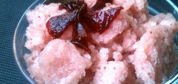 Фроузен (замороженный десерт) из дыни и клубники