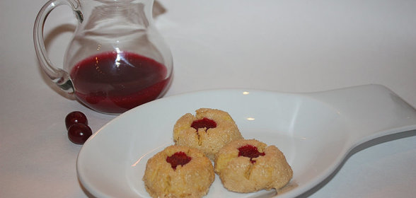Рассыпчатое печенье с клюквенным джемом «Отпечатки» (Cranberry Thumbprints)