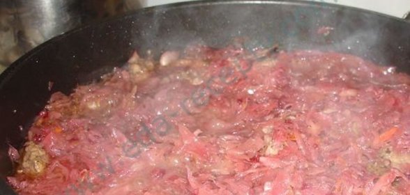 Утка тушеная с квашеной капустой