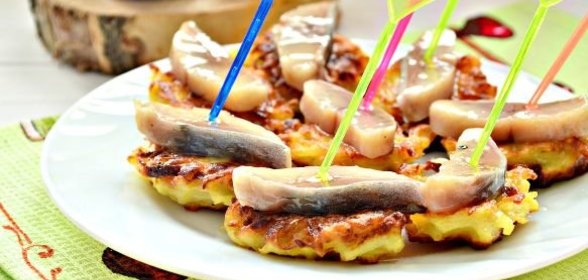 Картофельное канапе с сельдью