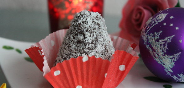 Пирожное картошка с клюквенной начинкой