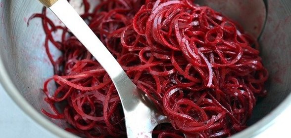 Салат из сырой свеклы