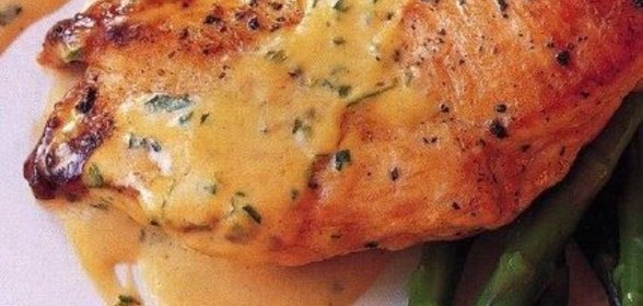 Воздушный яблочный пирог с корицей