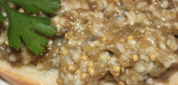 Грузинская зеленая икра с баклажанами и сыром Сулугуни