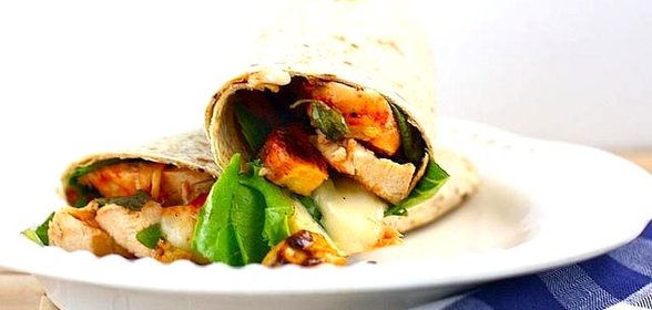 Лепешки с курицей, шпинатом и сыром Бри