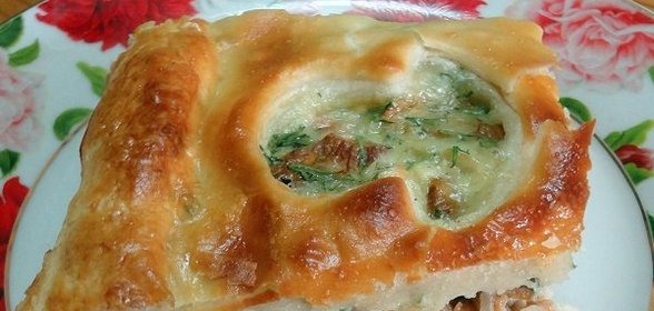 Пирог с грибами из слоеного бездрожжевого теста