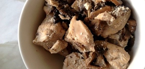 Курица с шампиньонами в мультиварке