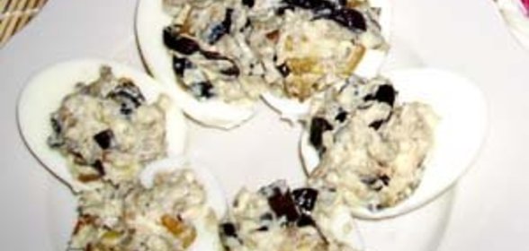 ФАРШИРОВАННЫЕ баклажаном яйца