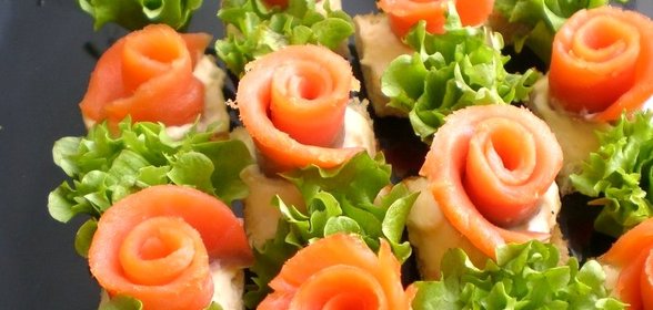 Маленькие закусочные бутерброды