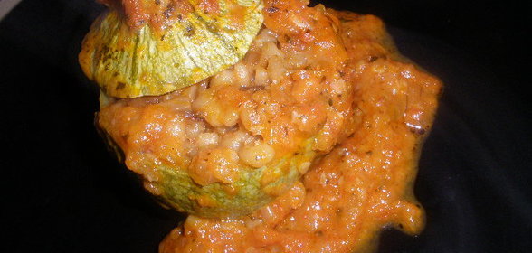 Кабачки, фаршированные перловкой
