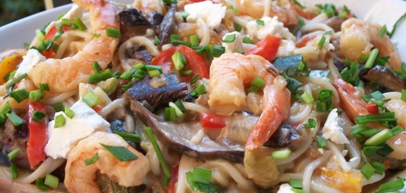 Лапша с креветками и овощами !!!