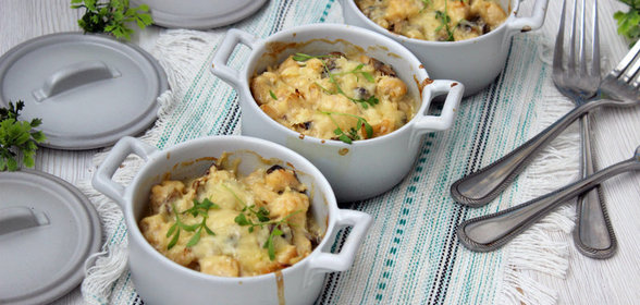 Жюльен с курицей и грибами от Оскара Кучеры