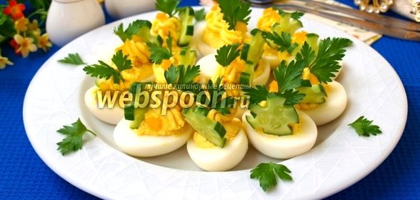 Яйца фаршированные сыром фета