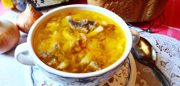 Гороховый суп с сырокопчёным беконом(мой любимый)