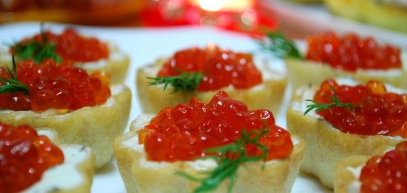 Тарталетки с икрой и творожным сыром