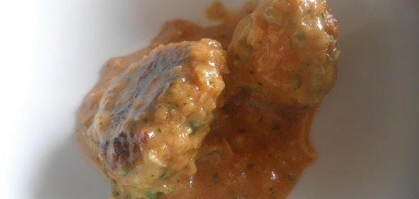 Фрикадельки из кабачков в сливочно-томатном соусе